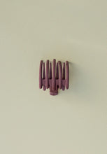 Load image into Gallery viewer, KAXI Wide Lay Down Claw
